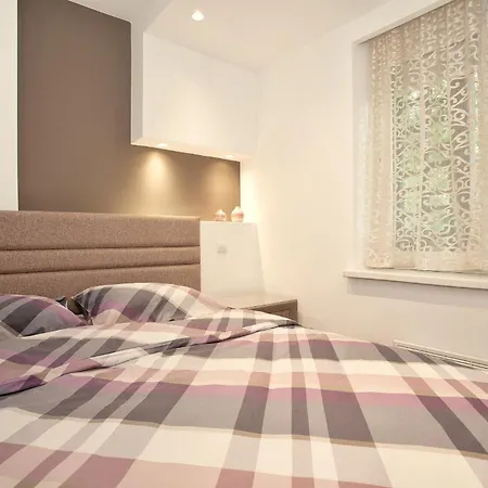 Hostgost Selected - Skadarlija Square *