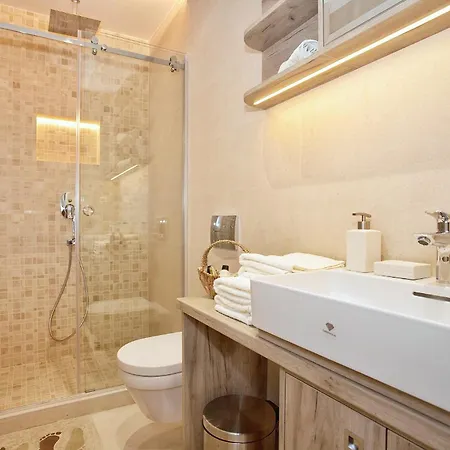 Hostgost Selected - Skadarlija Square Apartment Belgrad