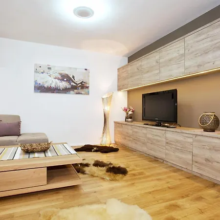 Hostgost Selected - Skadarlija Square Appartement