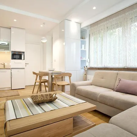 Hostgost Selected - Skadarlija Square Apartment Belgrad