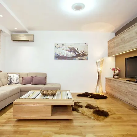 Apartment Hostgost Selected - Skadarlija Square *