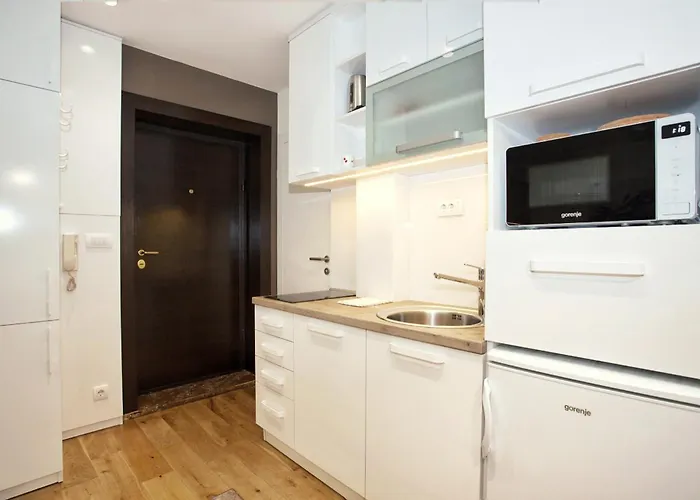 Hostgost Selected - Skadarlija Square