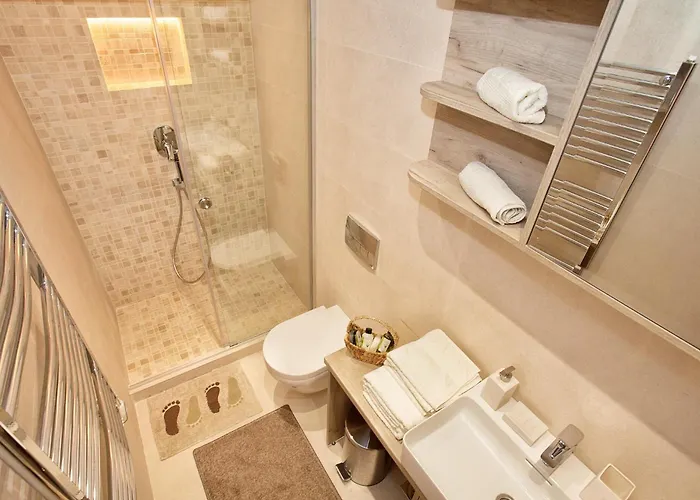 Hostgost Selected - Skadarlija Square *