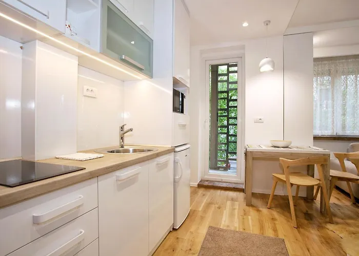 Hostgost Selected - Skadarlija Square