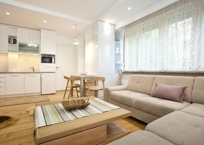 Hostgost Selected - Skadarlija Square شقة بلغراد