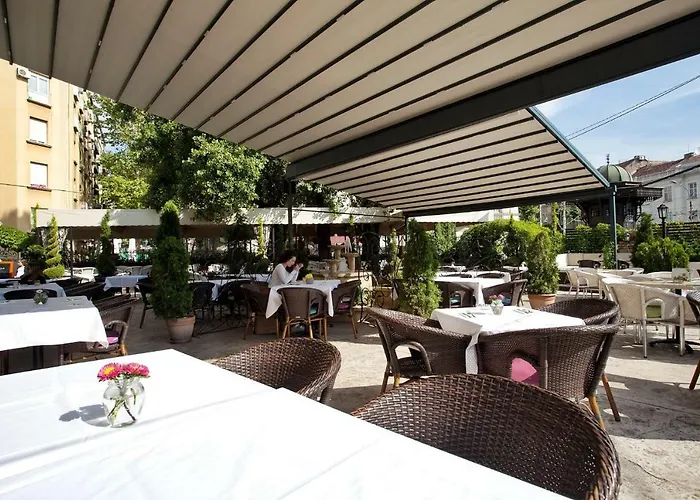 Hostgost Selected - Skadarlija Square